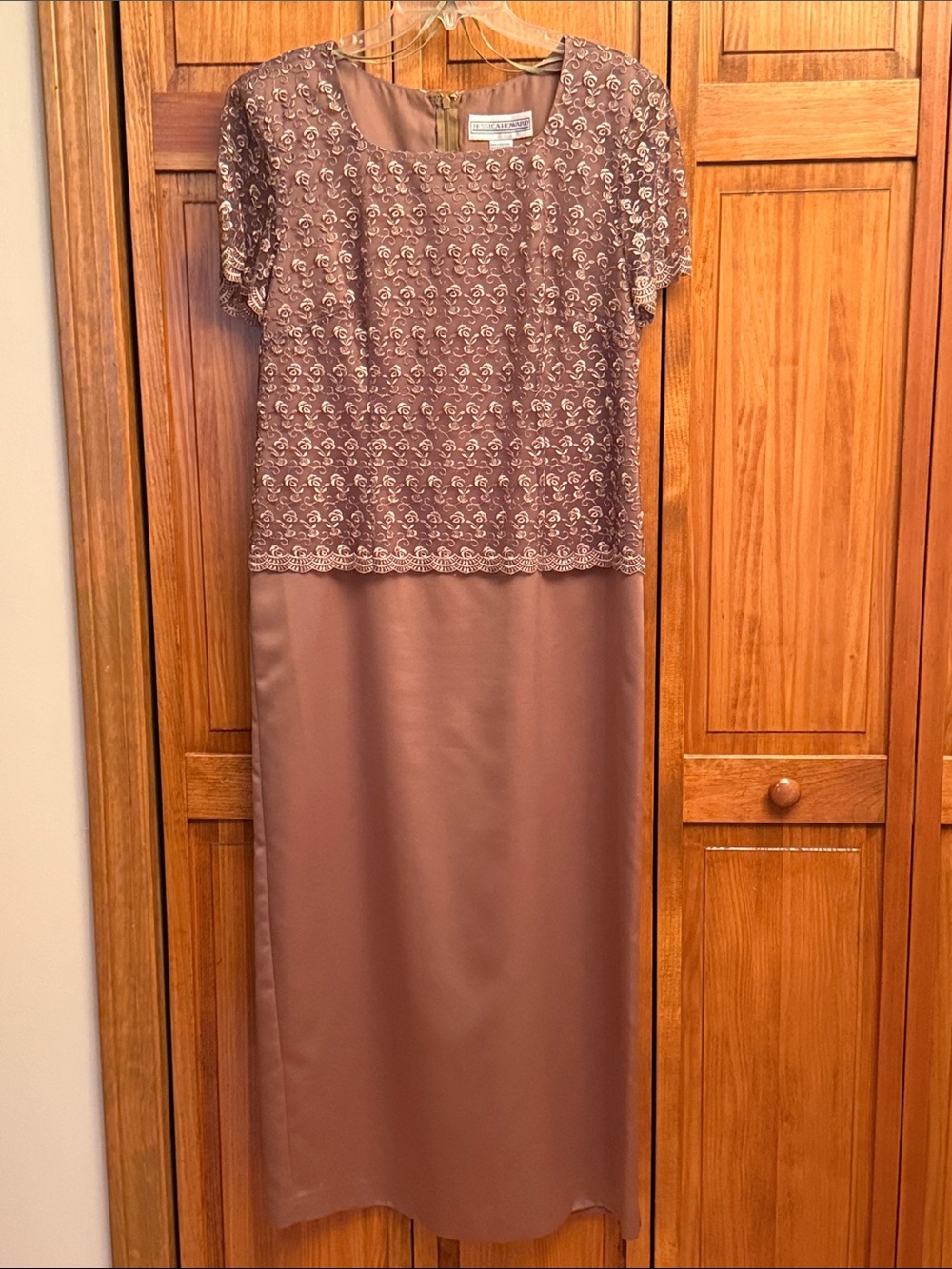 Jessica Howard Gold Lace-Embellished Dress size 14 worn once perfect condition